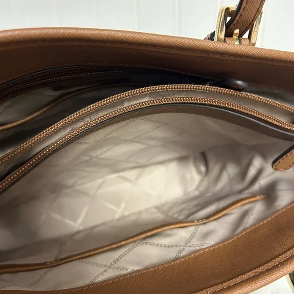 Michael Kors Jet Set Pocket Tote medium multifunction - Picture 6 of 7